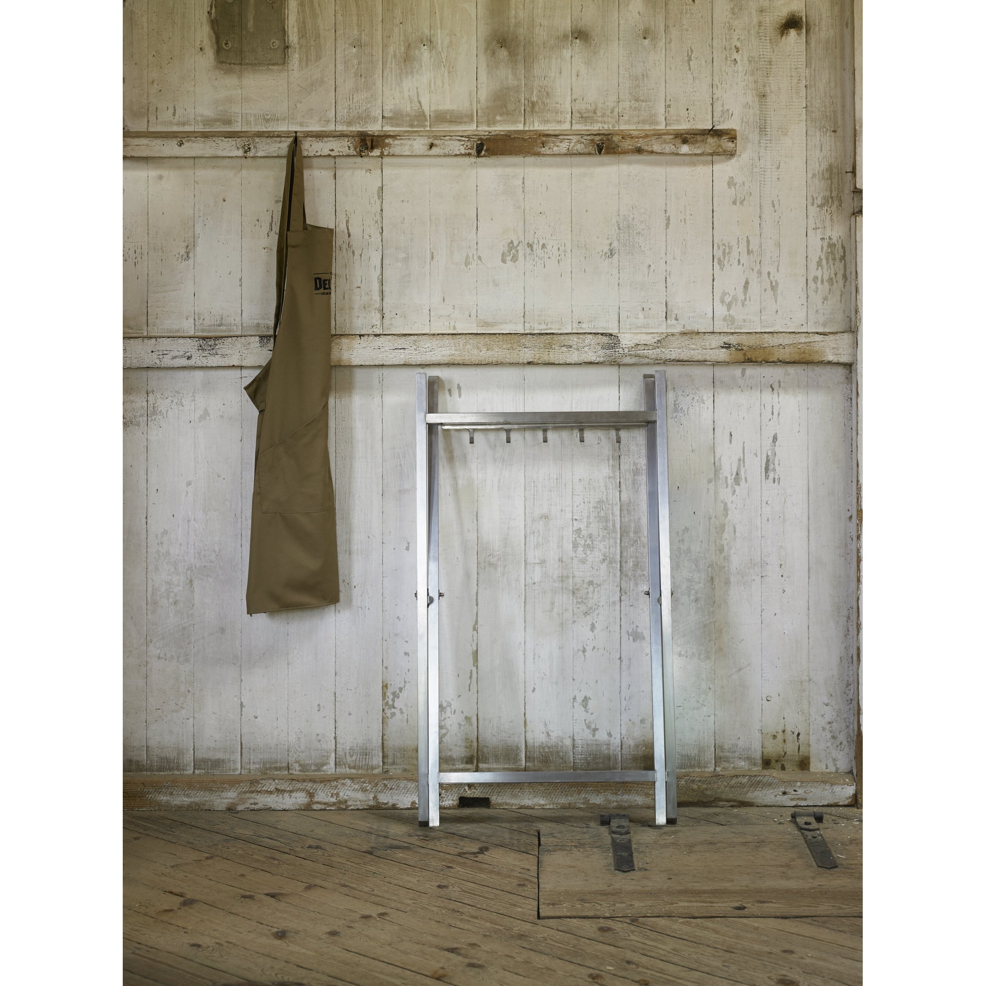 DeliVita Fold Away Stand