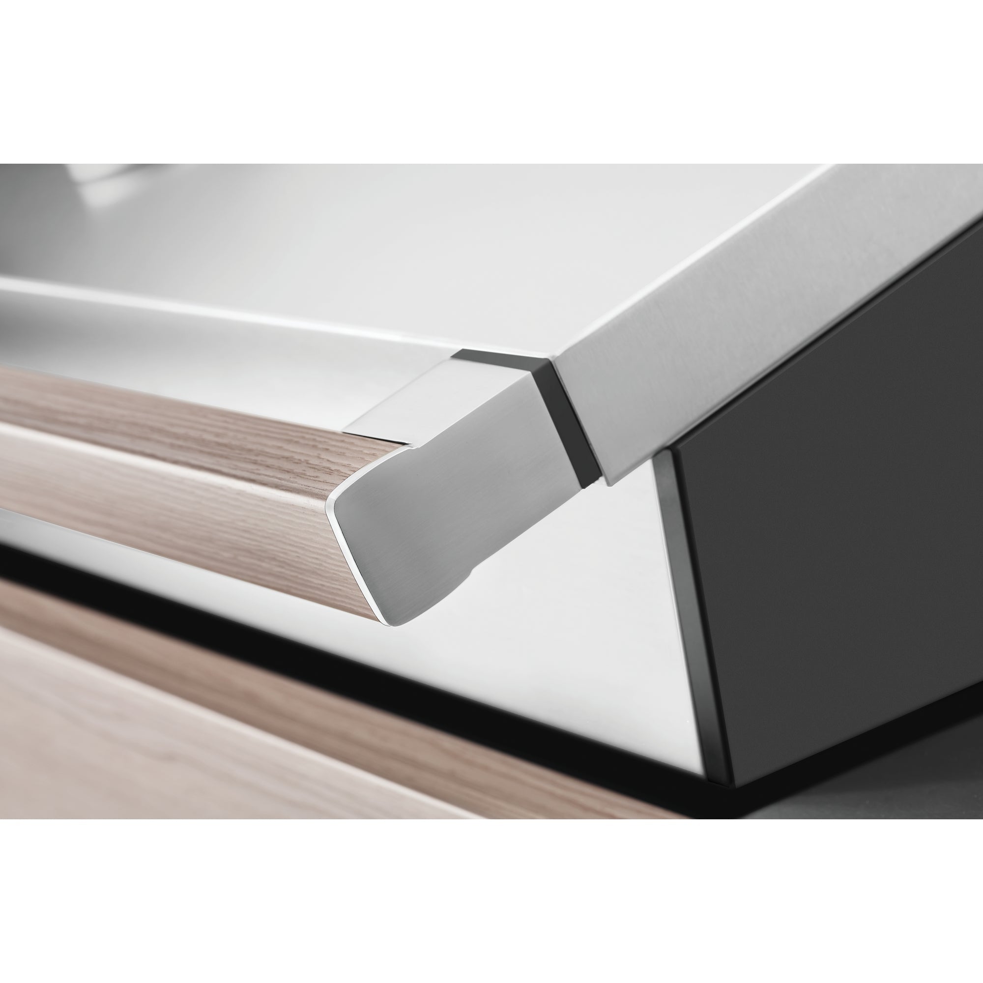 Beefeater 1500 Series - 4 Burner BBQ & Side Burner Trolley