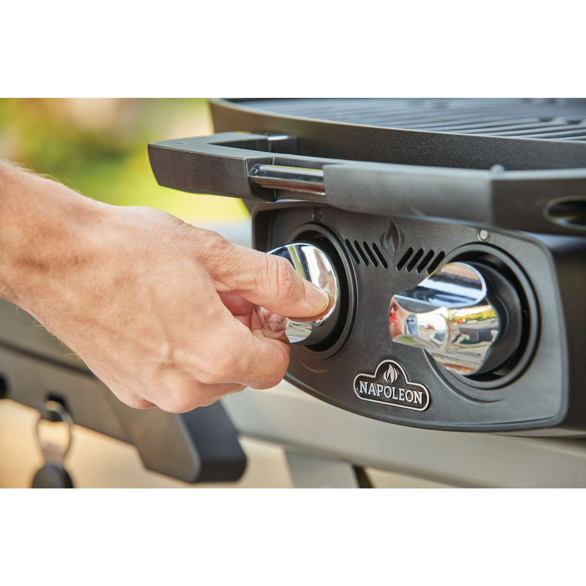 Napoleon TravelQ™ PRO285X Portable Propane Gas Grill with Scissor Cart Black