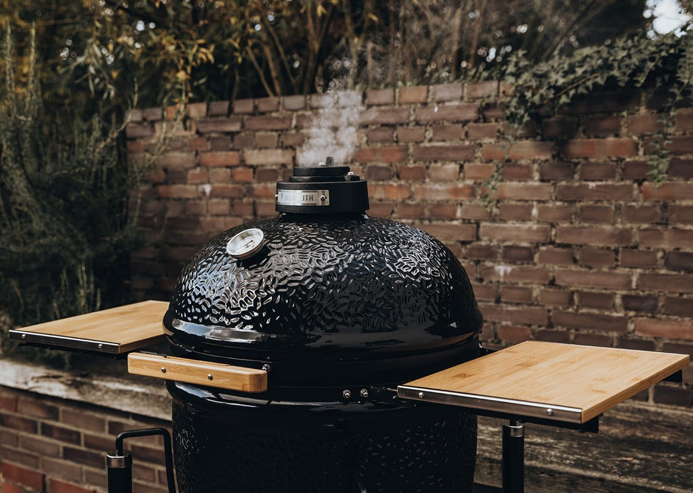 MONOLITH Basic Kamado Oven - Black